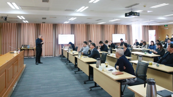 信(xin)達地産(chan)舉辦(bàn)肺病預防咊(he)保健知識講座